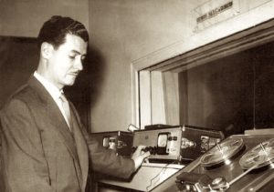 Manuel Antonio Guerrero en los estudios de Discos MAG