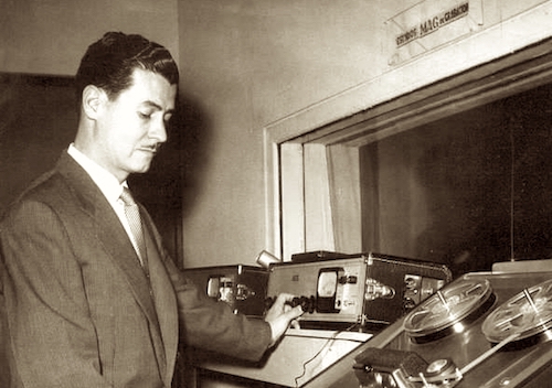 Manuel Antonio Guerrero en los estudios de Discos MAG